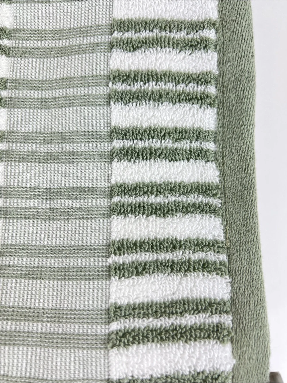 DKNY Bath Towel Set Sage Green and White Striped Soft 100% Cotton 2 Pc NEW